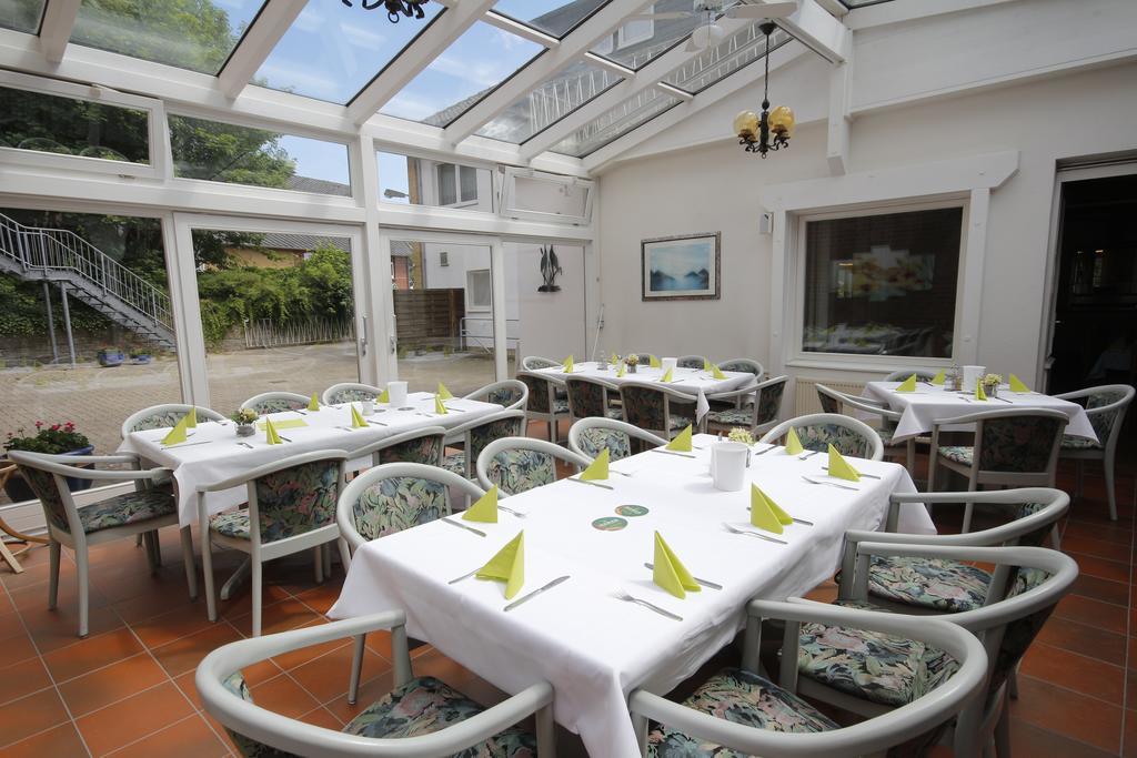 Hotel Restaurant Zum Jaegerheim Wendeburg Exteriör bild