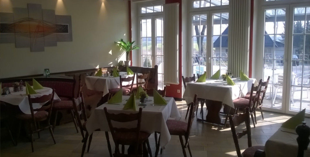 Hotel Restaurant Zum Jaegerheim Wendeburg Exteriör bild